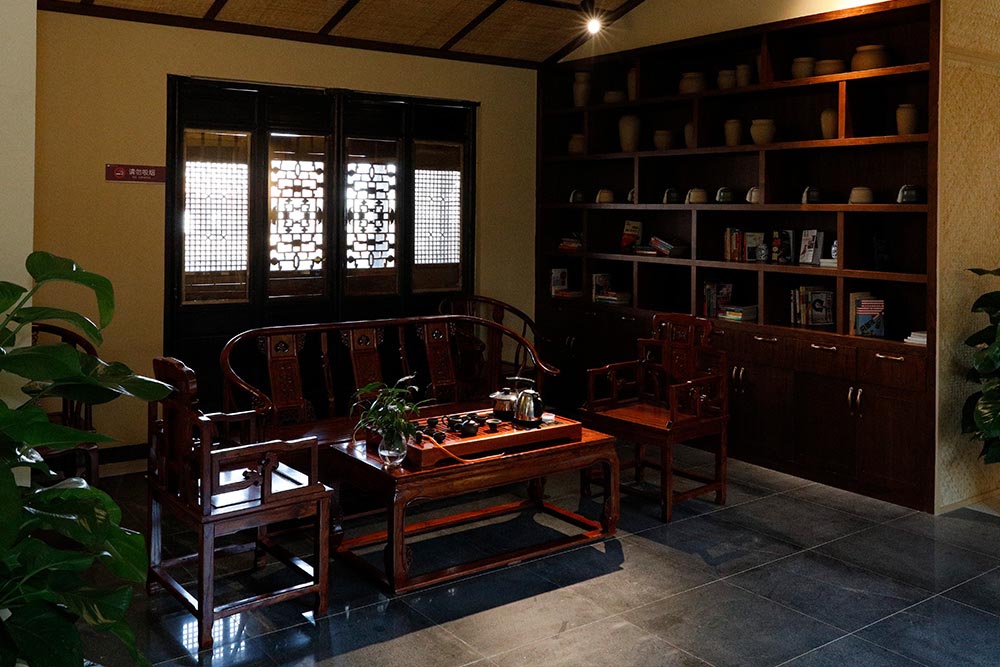实木家具工厂 老榆木家具 老门板家具 仿古做旧家具