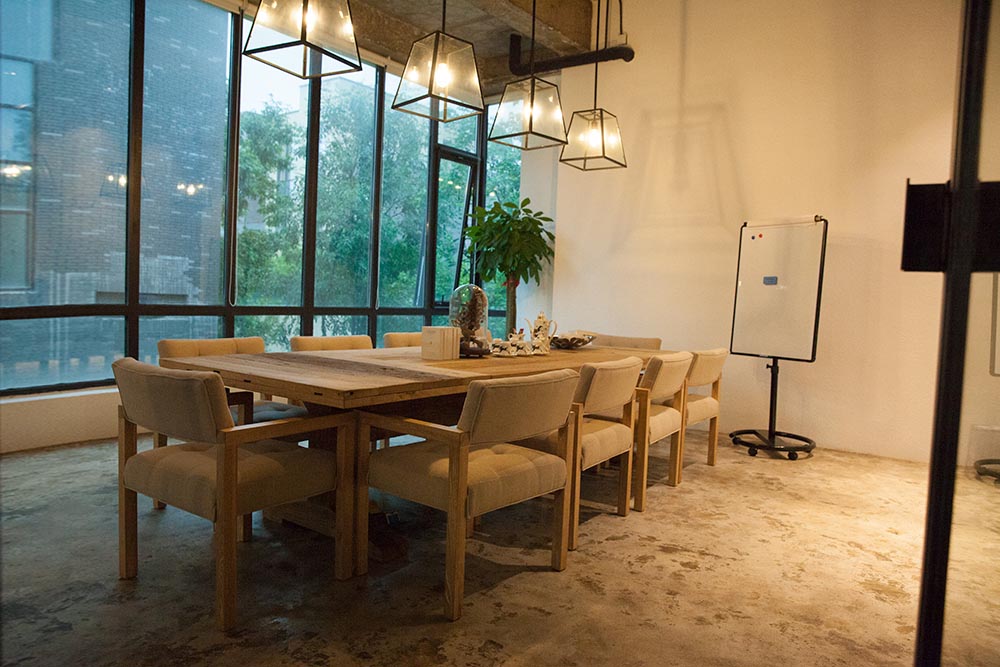 实木家具工厂 老榆木家具 老门板家具 仿古做旧家具